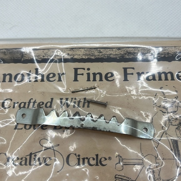 The Creative Circle 8 X 10 Frame - Picture 13 of 14